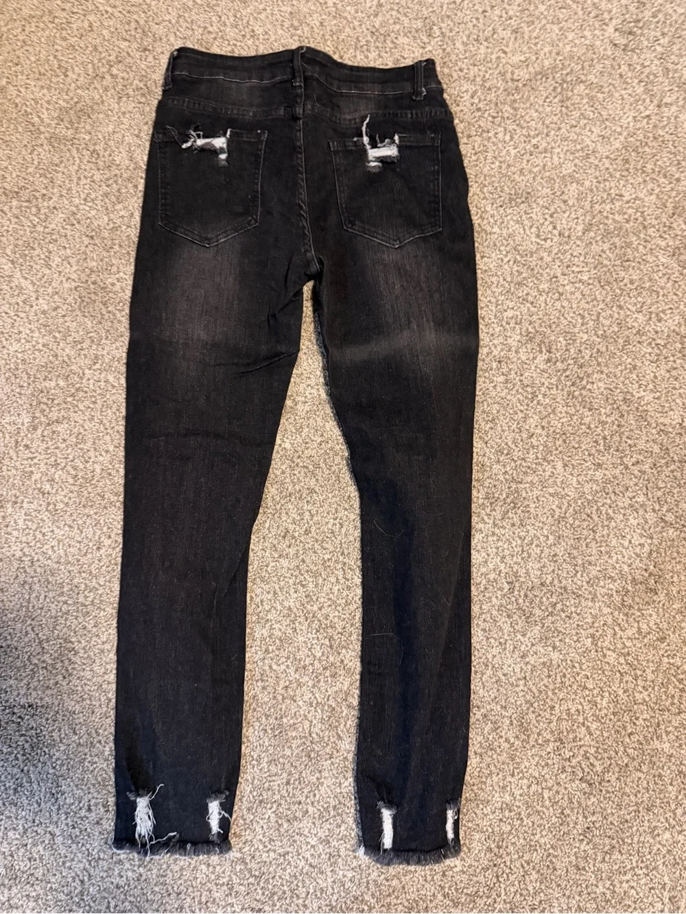 Black Distressed Women’s Skinny Jeans